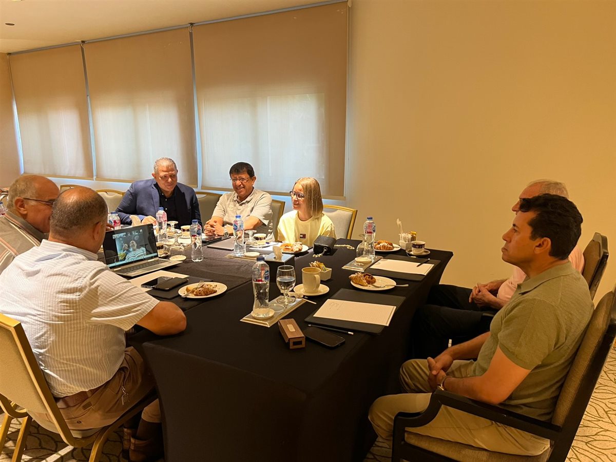 اجتماع وزير الرياضة مع مسئولي مونديال الناشئين لكرة اليد (4)