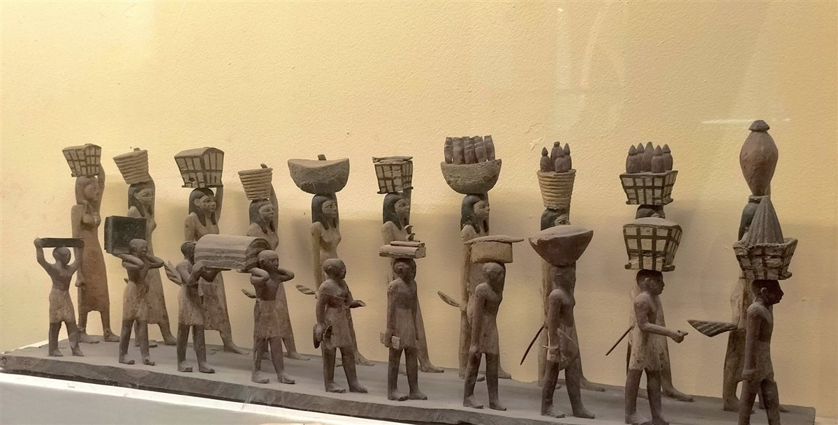 نموذجًا خشبيًا نادرًا لموكب جنائزي من عصر الدولة الوسطى