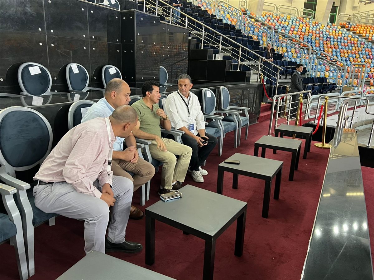 وزير الرياضة يتفقد صالة استاد القاهرة المستضيفة لكأس العالم لكرة اليد للناشئين<br> 