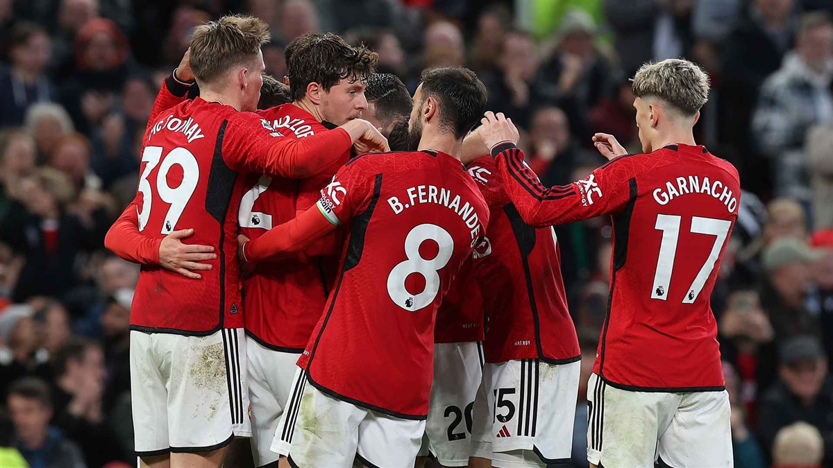 القنوات الناقلة لمشاهدة بث مباشر مباراة مانشستر يونايتد ضد فيورنتينا الودية اليوم