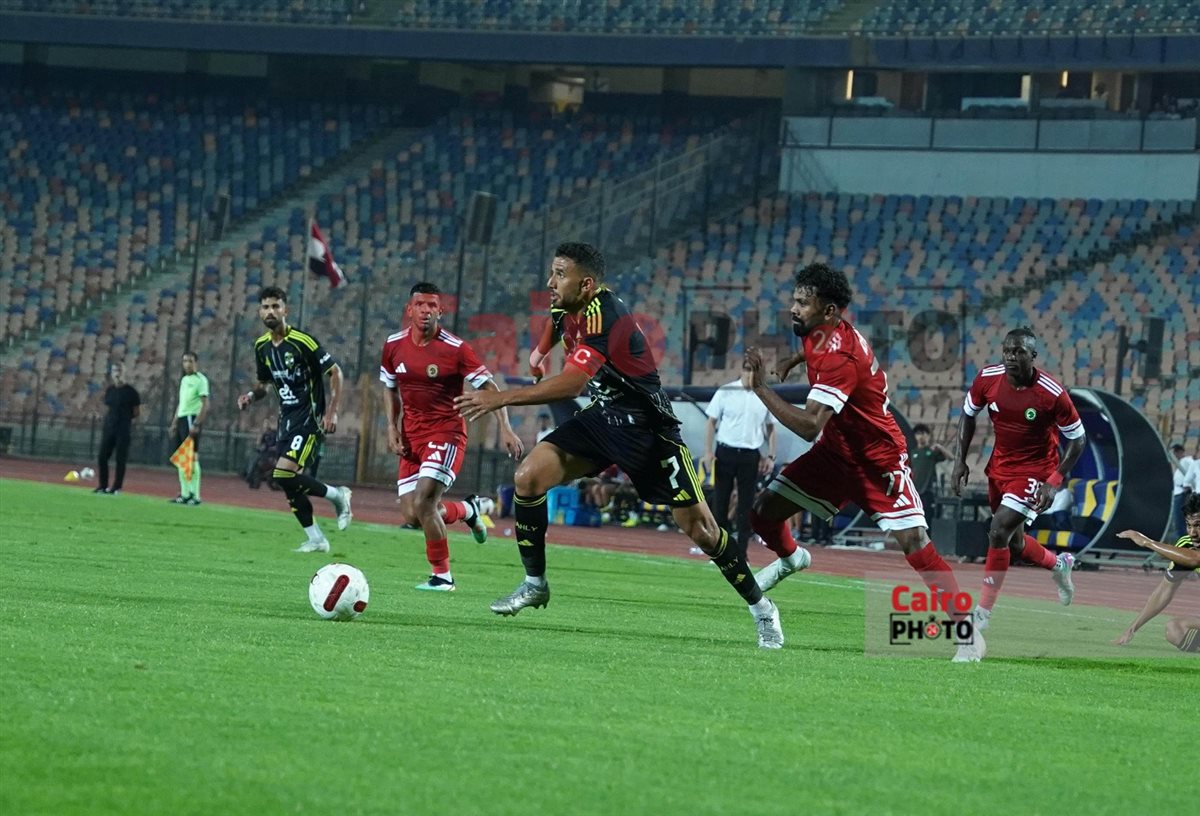 <strong>مباراة الأهلي ومودرن سبورت في الدوري الممتاز</strong>
