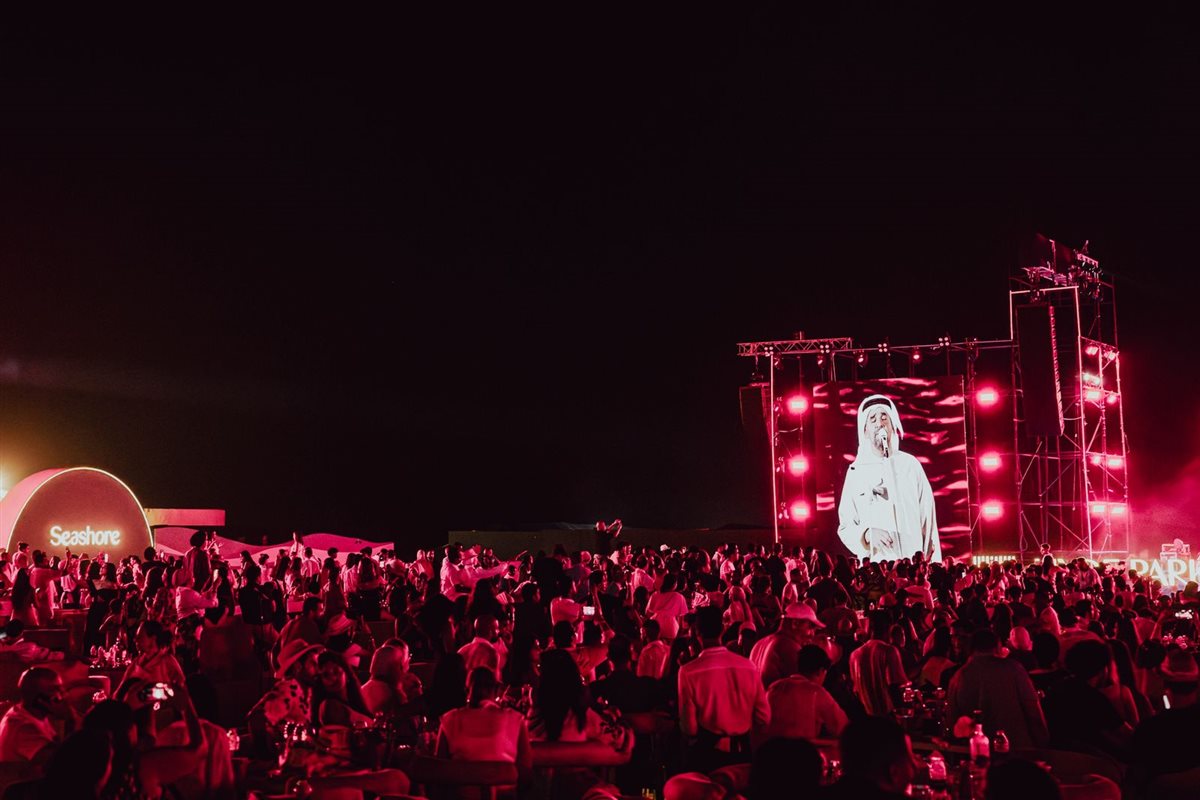بحضور هشام جمال وليلى زاهر<strong>.. لقطات من حفل حسين الجسمي بـ  مسرح Seashore  </strong>