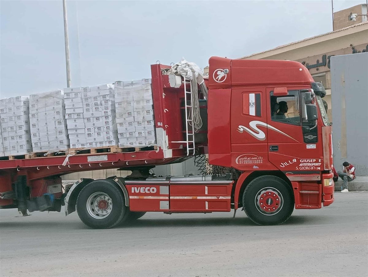 دخول شاحنات المساعدات