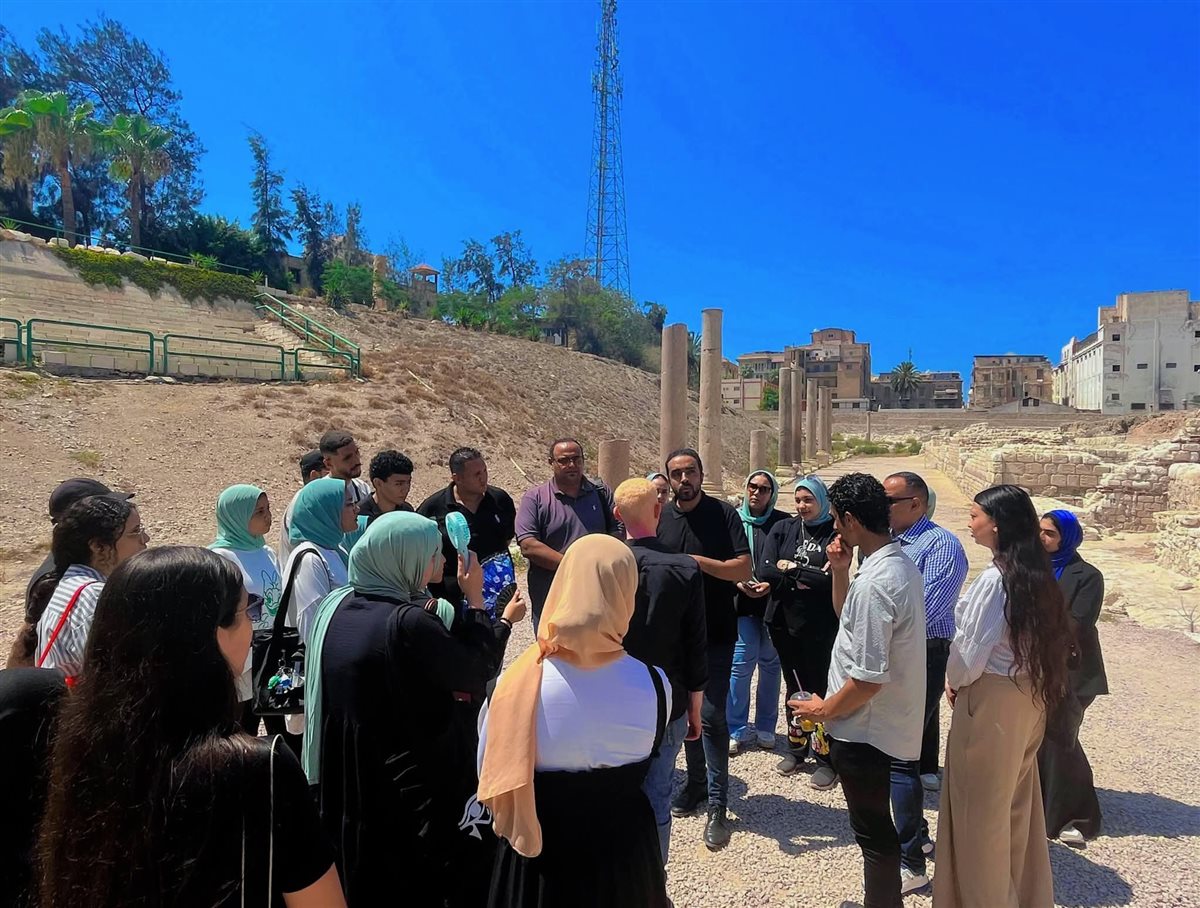 وفد من وزارة السياحة يتفقد المتحف المفتوح للآثار الغارقة بالإسكندرية