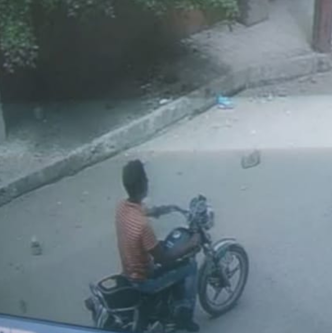 كاميرات المراقبة تكشف السارق&nbsp;