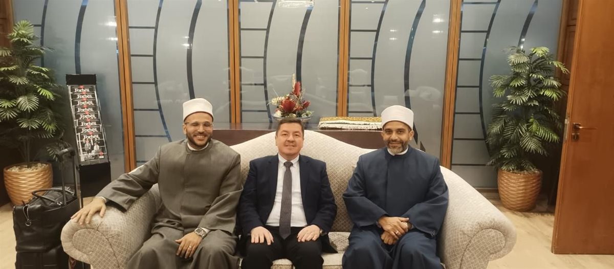 مفتو قيرغيزستان وصربيا وجزر القمر وبلجراد وبولندا وجنوب أفريقيا يصلون القاهرة للمشاركة في مؤتمر الإفتاء