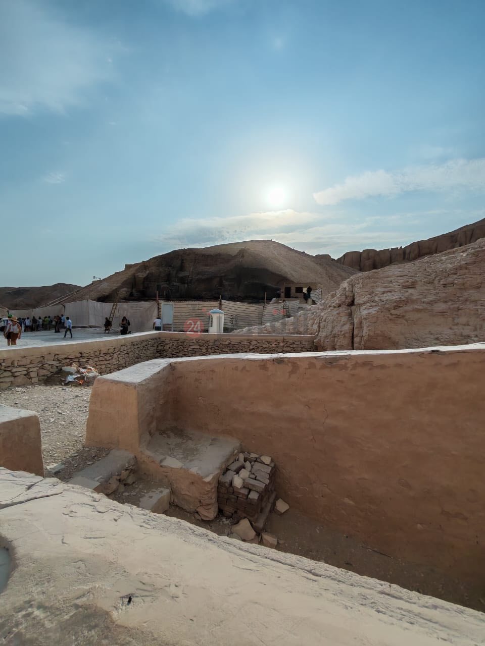 حريق كافيتريا منطقة وادي الملوك الأثرية (2)