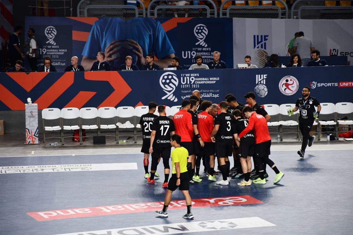 منتخب ناشئي كرة اليد أمام التشيك (4)