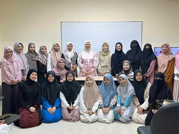 ذة الدكتورة نهلة الصعيدي مستشارة شيخ الأزهر لشؤون الوافدين