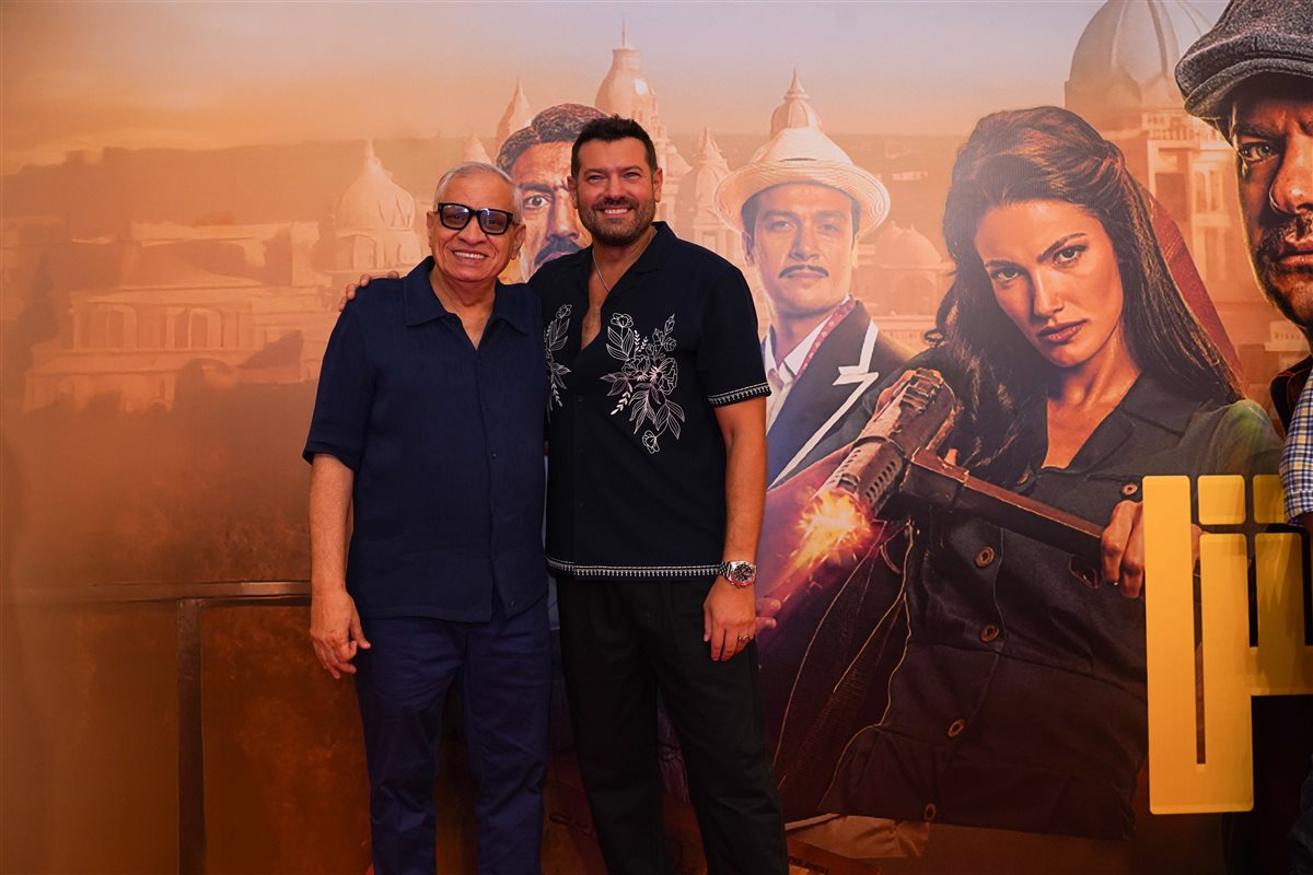 عمرو يوسف والمنتج أحمد السبكي في العرض الخاص لفيلم درويش