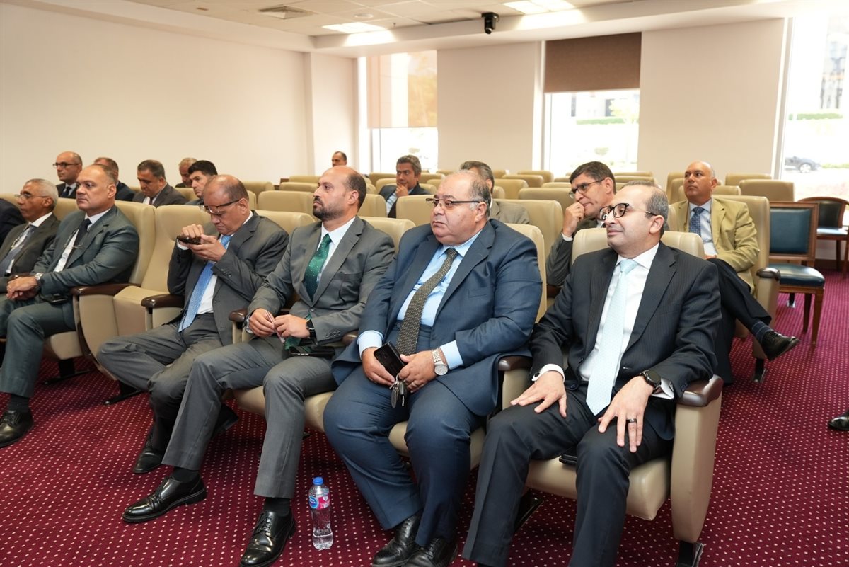 لقاء موسعًا مع السفراء المنقولين للعمل بالسفارات والبعثات المصرية بالخارج،