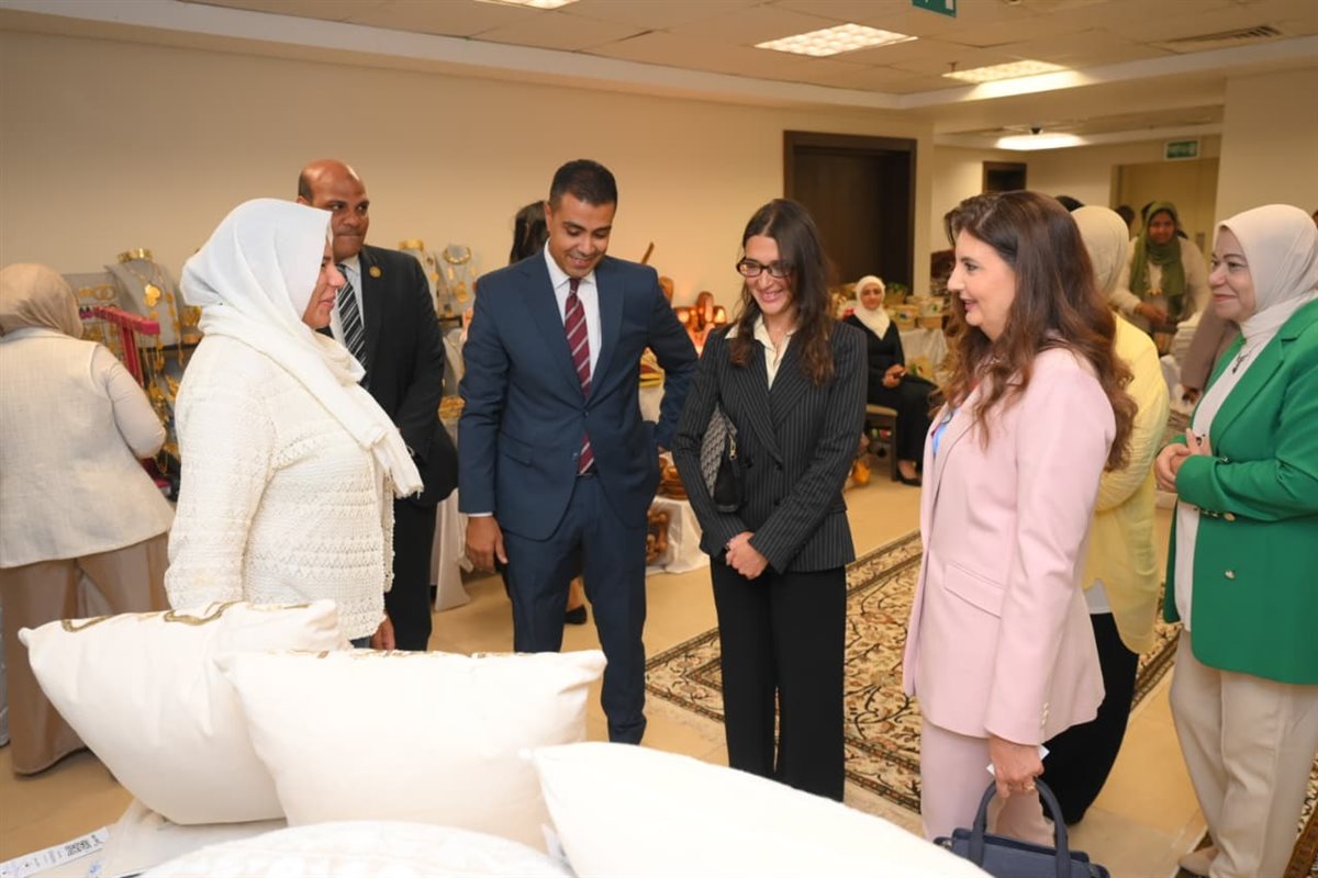 بحضور حرم وزير الخارجية وعدد من زوجات الدبلوماسيين.. التضامن تفتتح معرض ديارنا للحرف اليدوية والتراثية بالعاصمة الإدارية