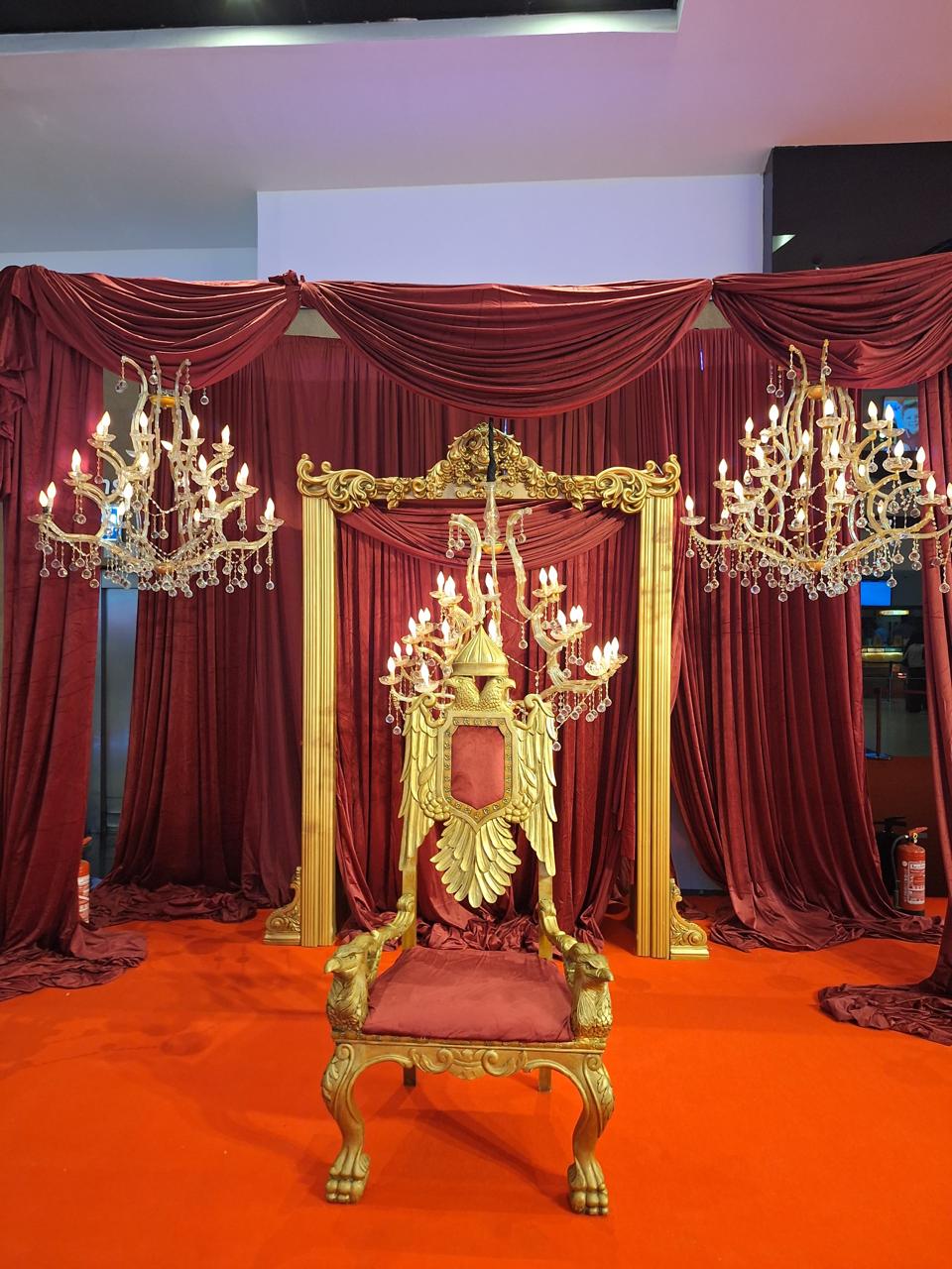 بطولة عمرو يوسف ودينا الشربيني.. اللقطات الاولى من العرض الخاص لـ فيلم درويش