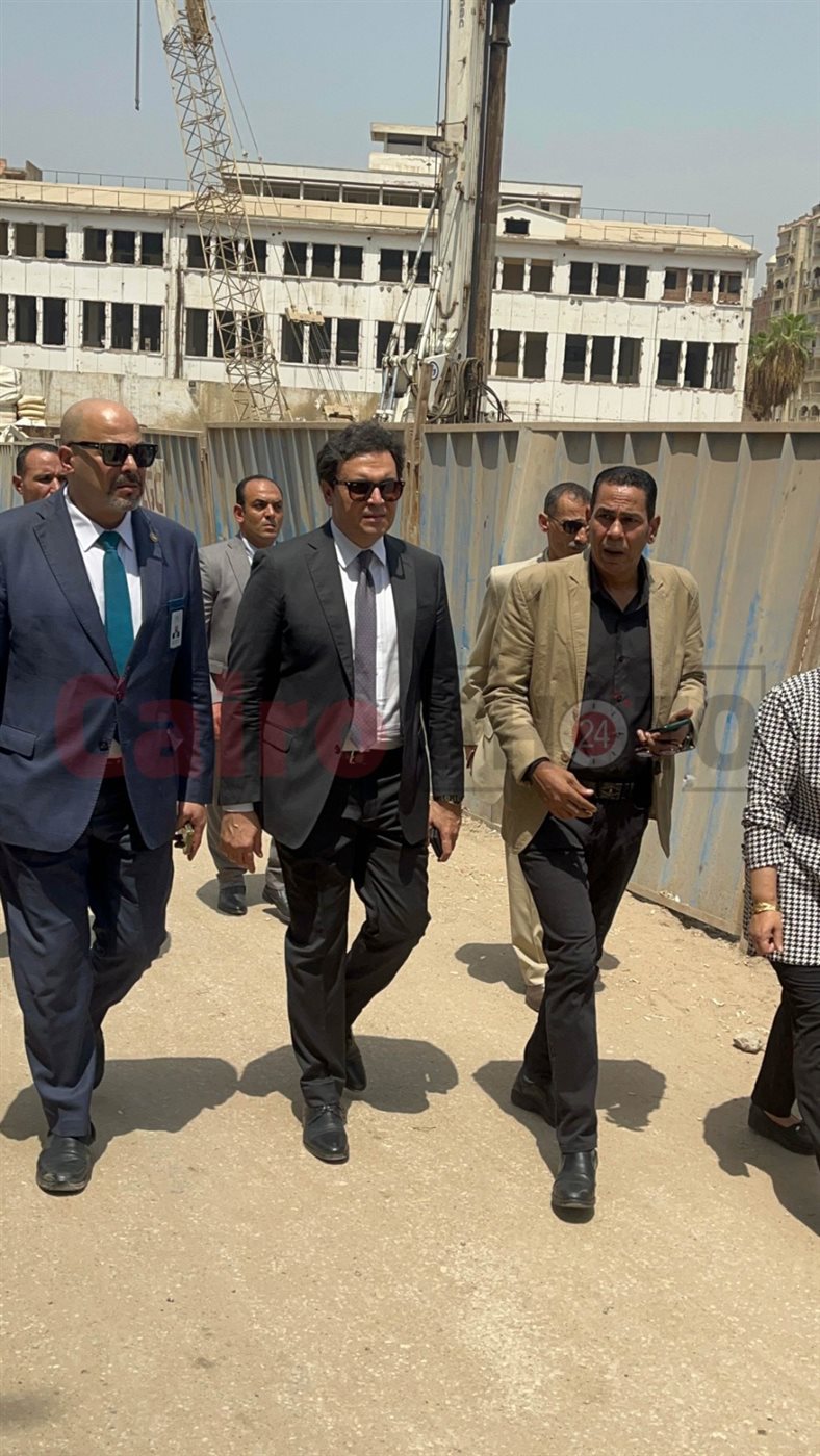 وزير الثقافة يصل مستشفى معهد ناصر لوداع الأديب الكبير صنع الله إبراهيم