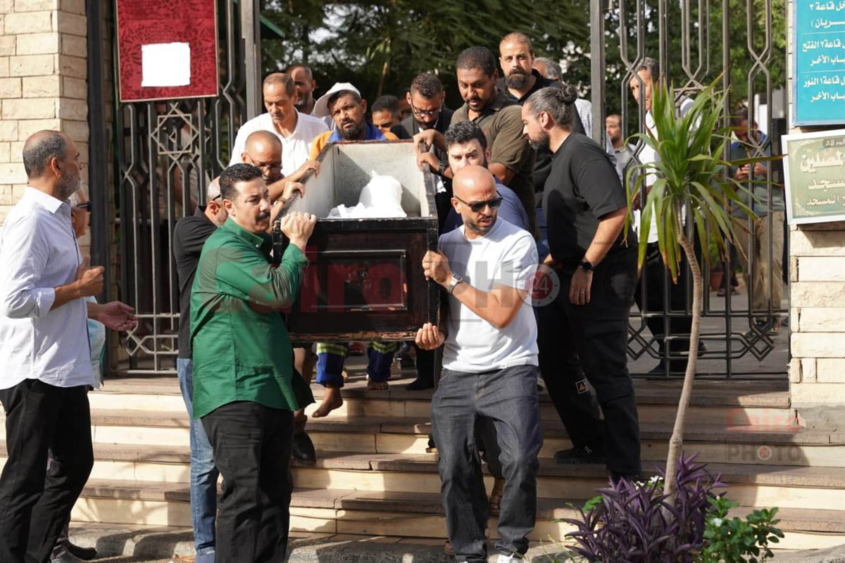 صلاة الجنازة على الوائي صنع الله إبراهيم