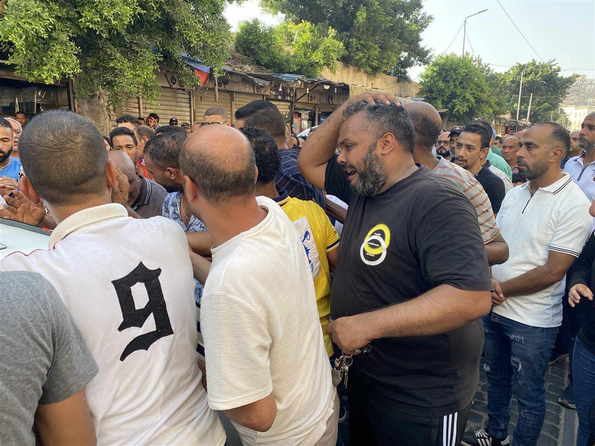 تشييع جثمان السيدة المقتولة علي يد طليقها 