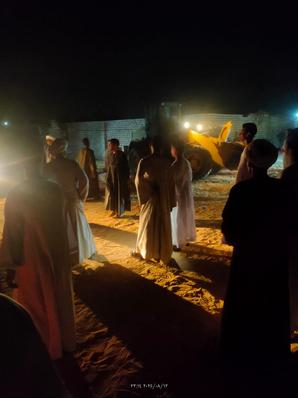 انقاذ 4 أشخاص انهار عليهم بئر