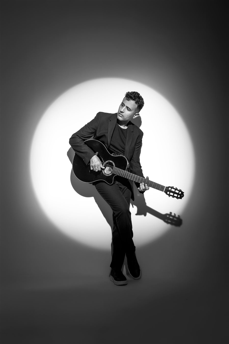 منهم كده الأيام وكايرو.. حمزة نمرة يطلق الدفعة الرابعة والأخيرة من أغنيات