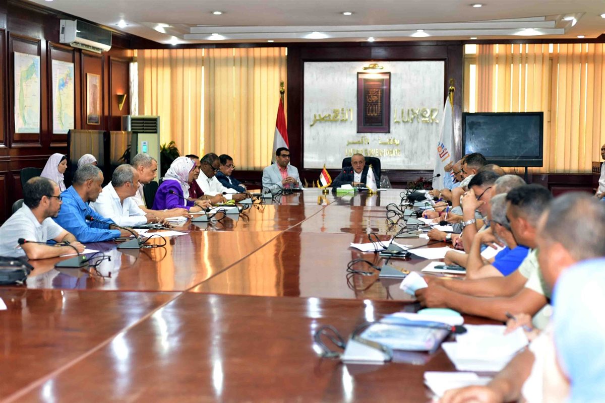 اجتماع محافظ الأقصر