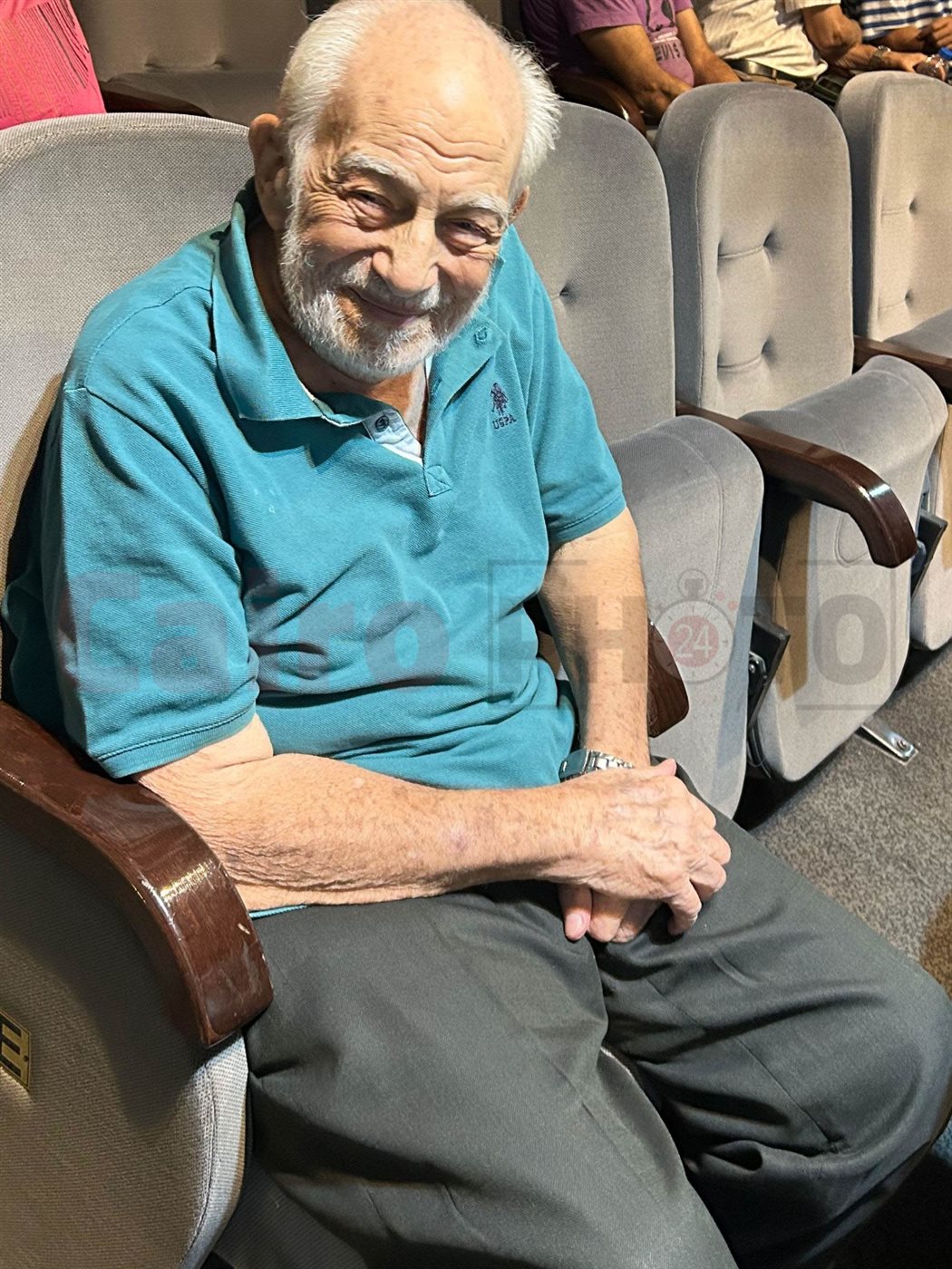 <strong>رشوان توفيق أول الحاضرين في إحياء ذكرى الأربعين للفنانة سميحة أيوب</strong>