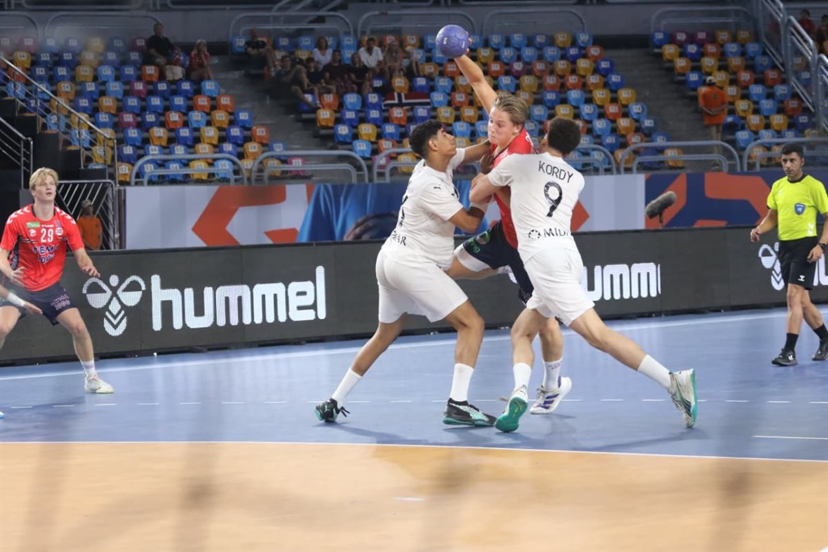 <strong>منتخب اليد يكتسح النرويج</strong>