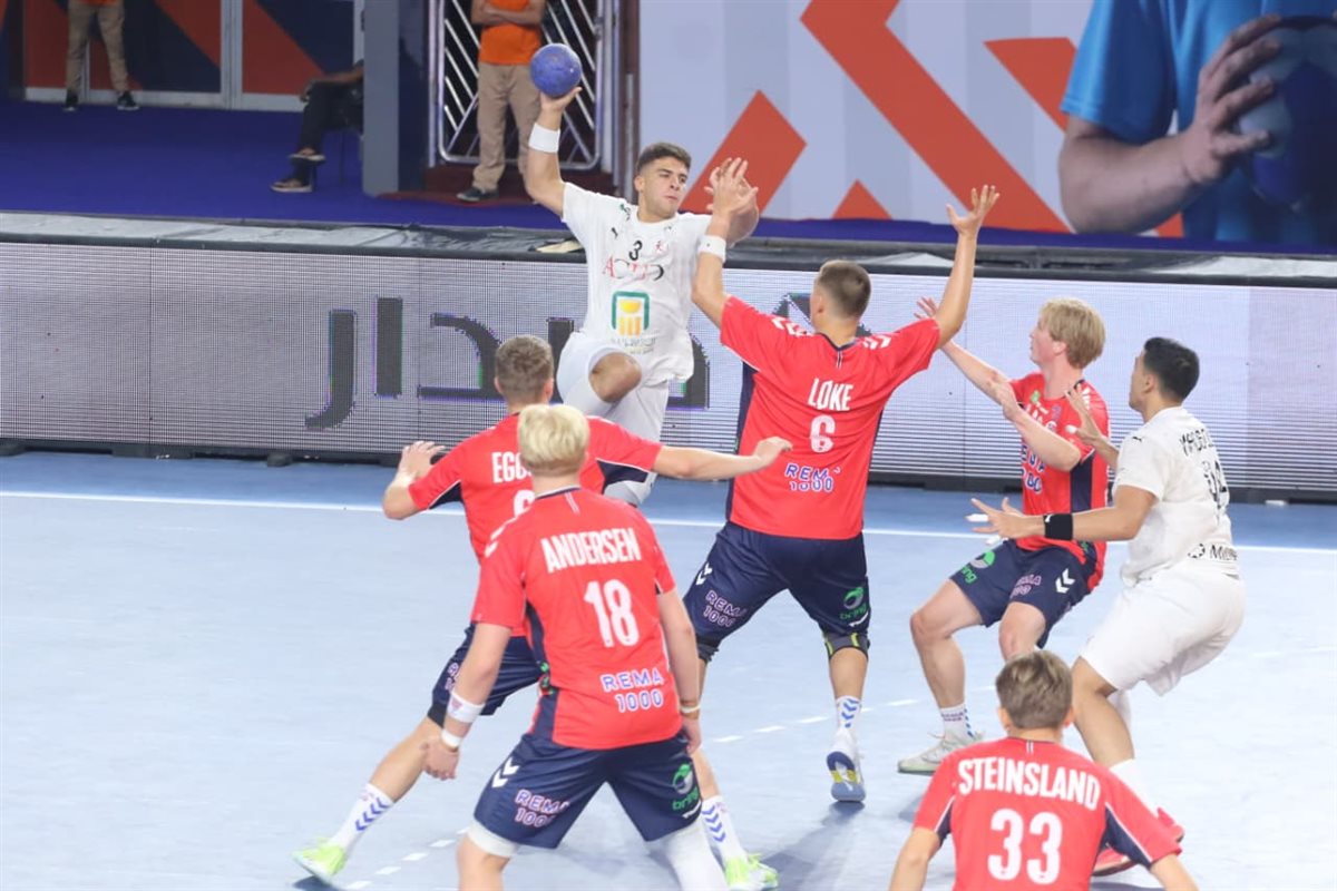 <strong>منتخب اليد يكتسح النرويج</strong>