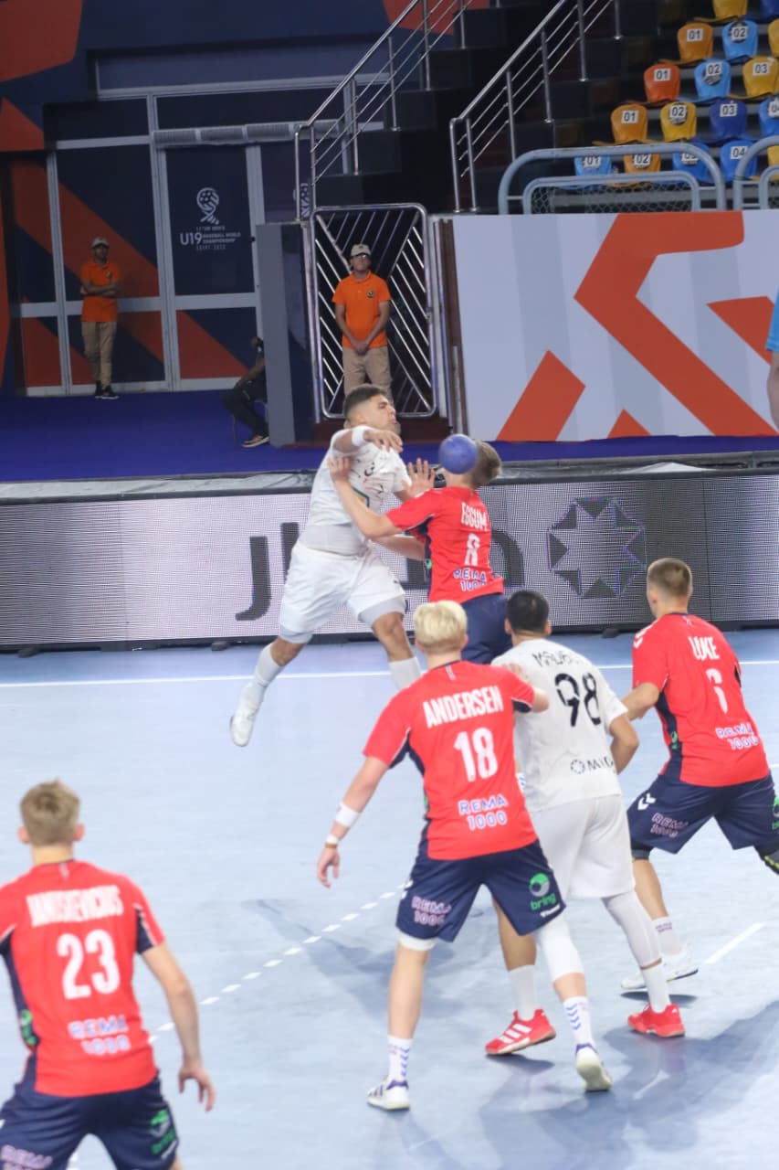 <strong>منتخب اليد يكتسح النرويج</strong>