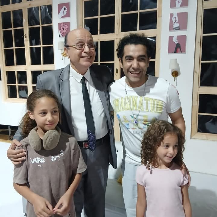 لقطات لـ مجدي صبحي من حضوره مسرحية حب من طرف حامد لـ ميدو عادل