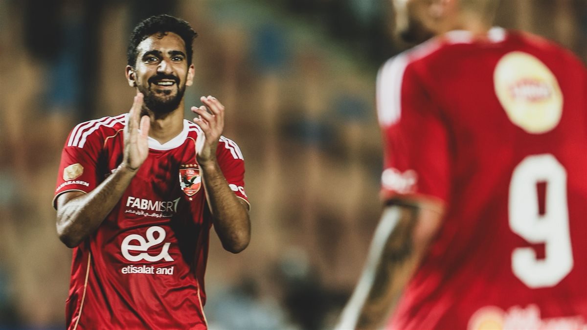 <strong>محمد علي بن رمضان لاعب الأهلي ضد فاركو في الدوري الممتاز</strong>