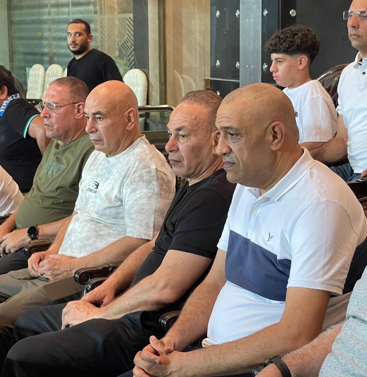 <strong>جهاز منتخب مصر بقيادة التوأم حسن في مباراة الزمالك والمقاولون</strong>