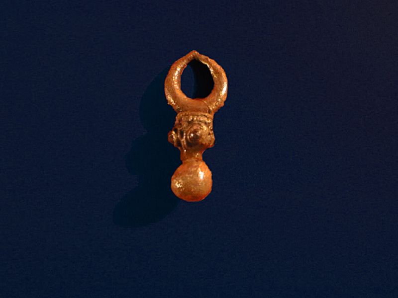 قلادة أثرية فريدة من جزيرة صاي