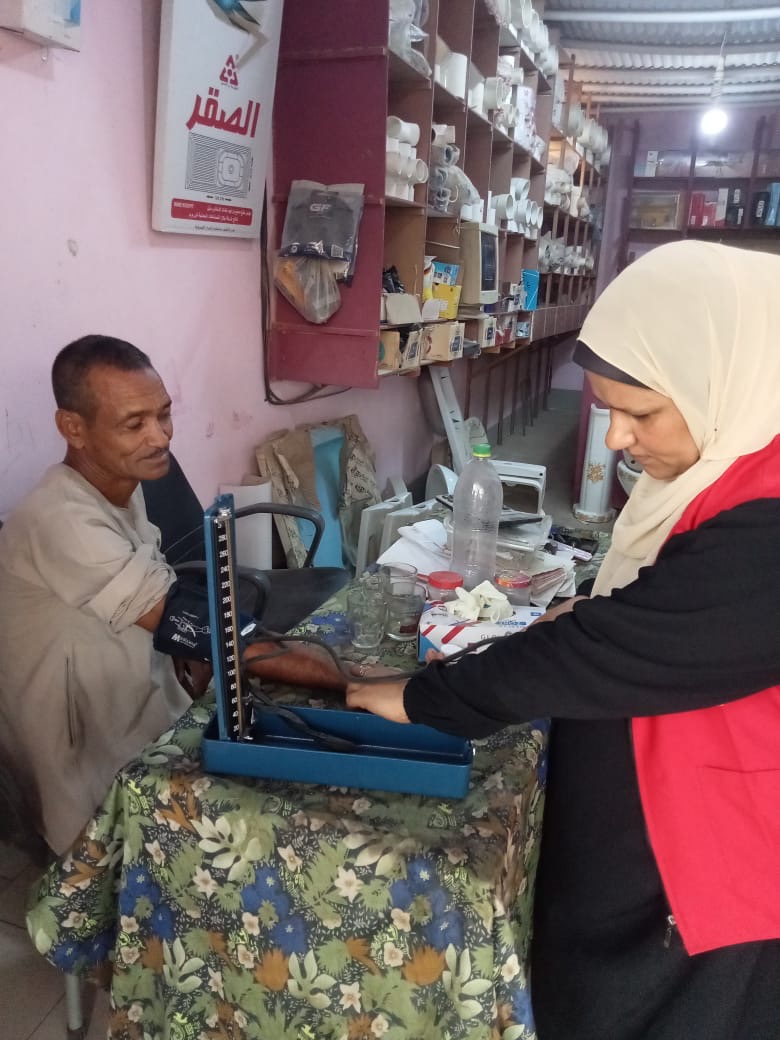 جولة على الفرق الطبية بالأقصر