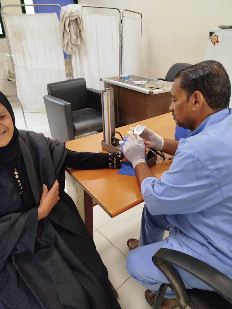 جولة على الفرق الطبية بالأقصر