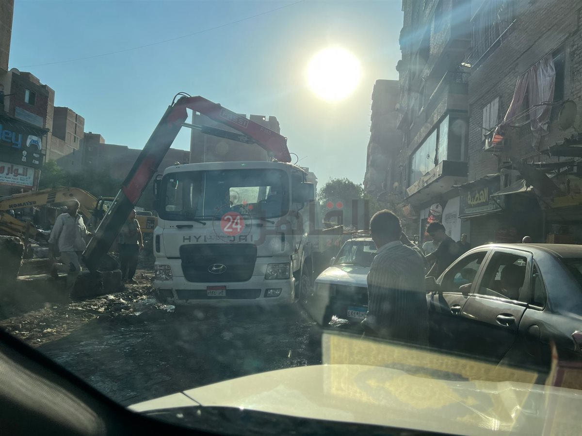 <strong>سقوط سيارة شفط داخل بيارة صرف صحي</strong>