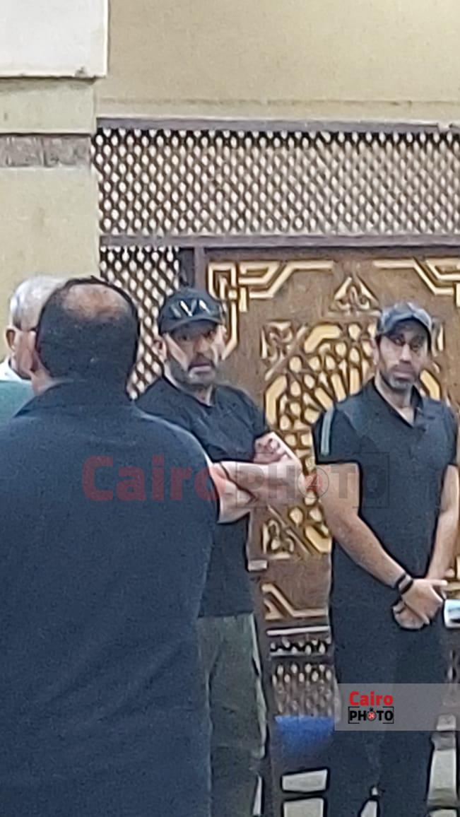 نجوم الفن يقدمون واجب العزاء في مدير التصوير تيمور تيمور