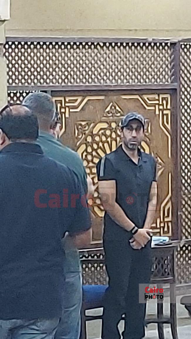 نجوم الفن يقدمون واجب العزاء في مدير التصوير تيمور تيمور