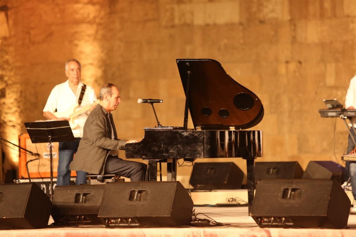 رحاب مسرح المحكى إلى ملتقى للروحانيات والألحان