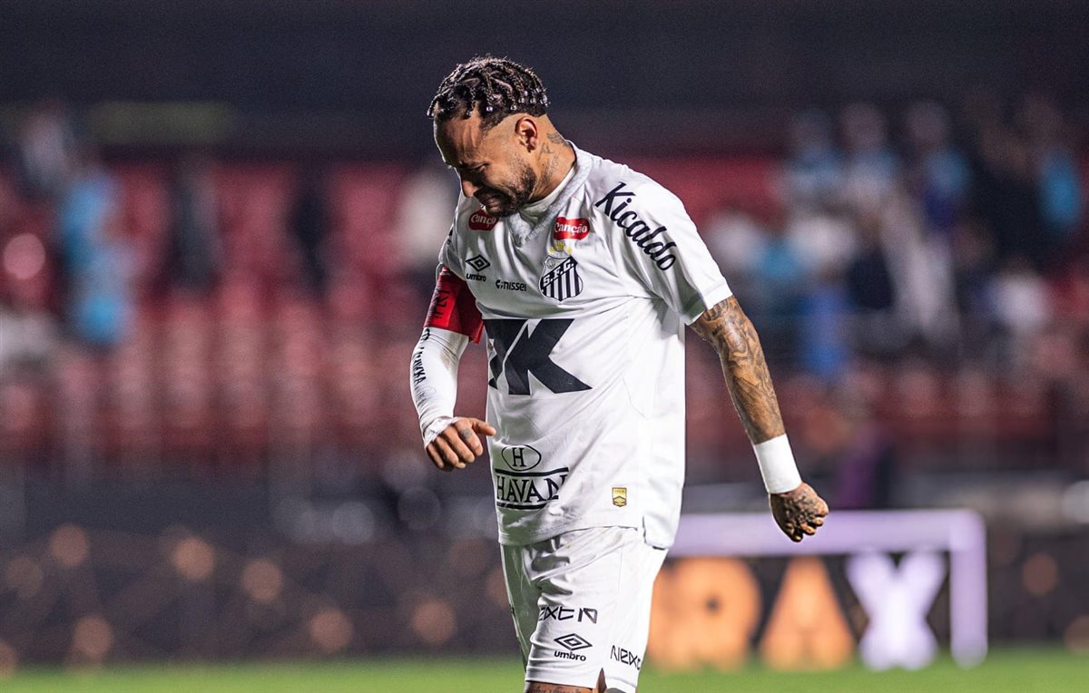 بكاء نيمار بعد خسارة سانتوس بسداسية 