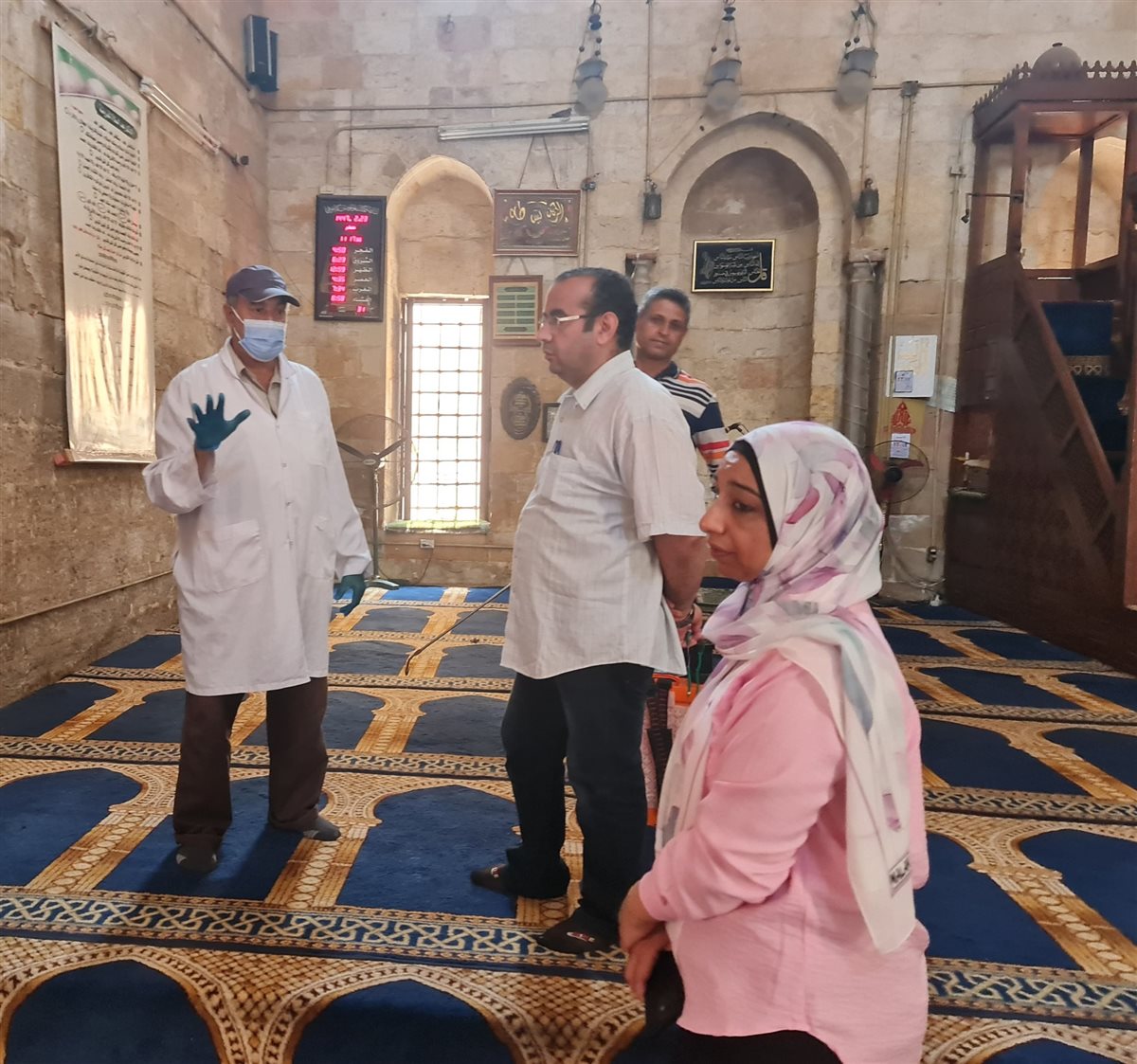 تطهير المساجد وحماية التراث على يد فرق الأزمات بوزارة السياحة
