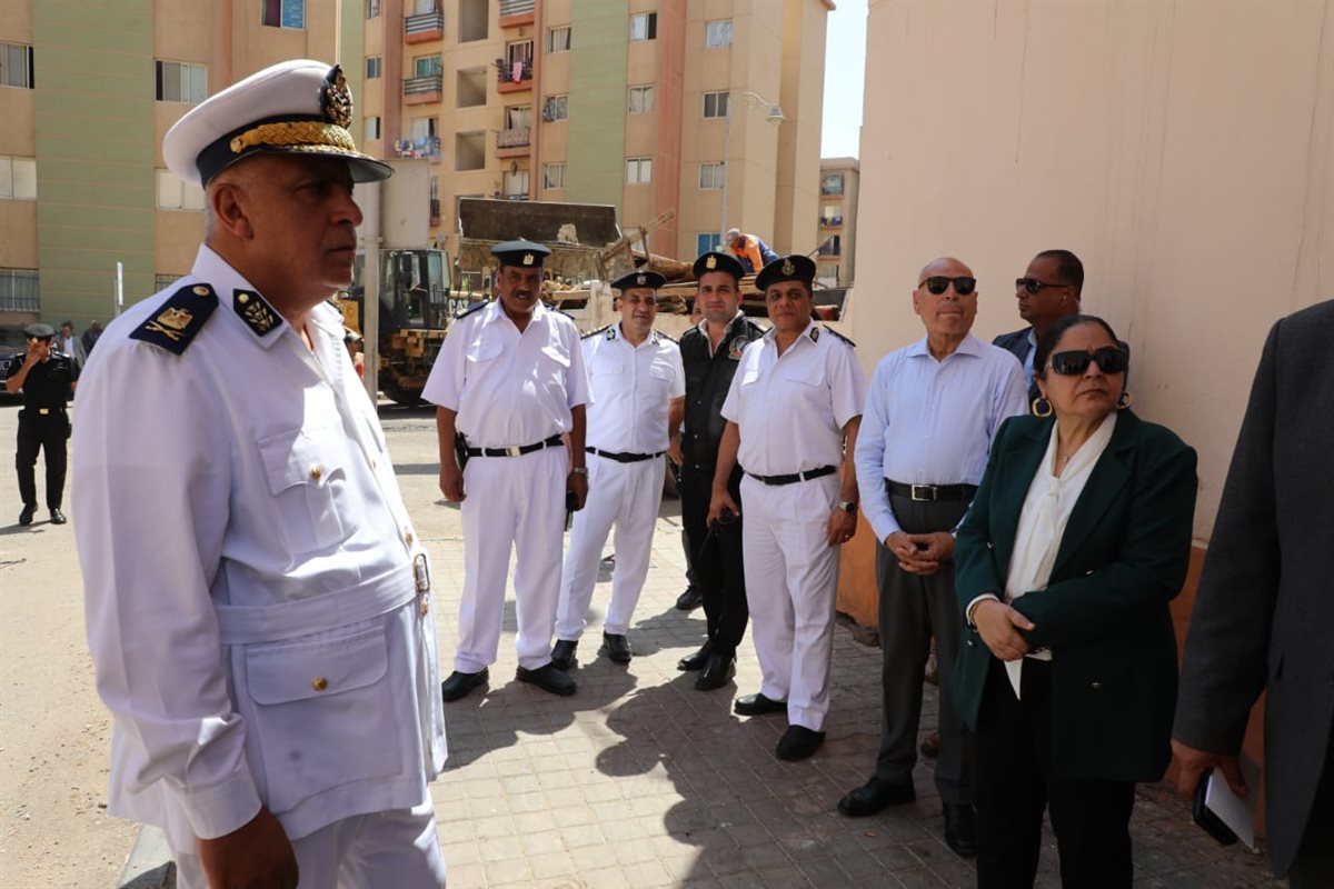 محافظ القاهرة يقود حملات للقضاء علي التعديات بحي السلام