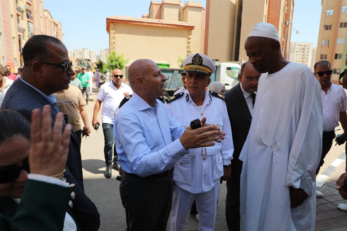 محافظ القاهرة يقود حملات للقضاء علي التعديات بحي السلام