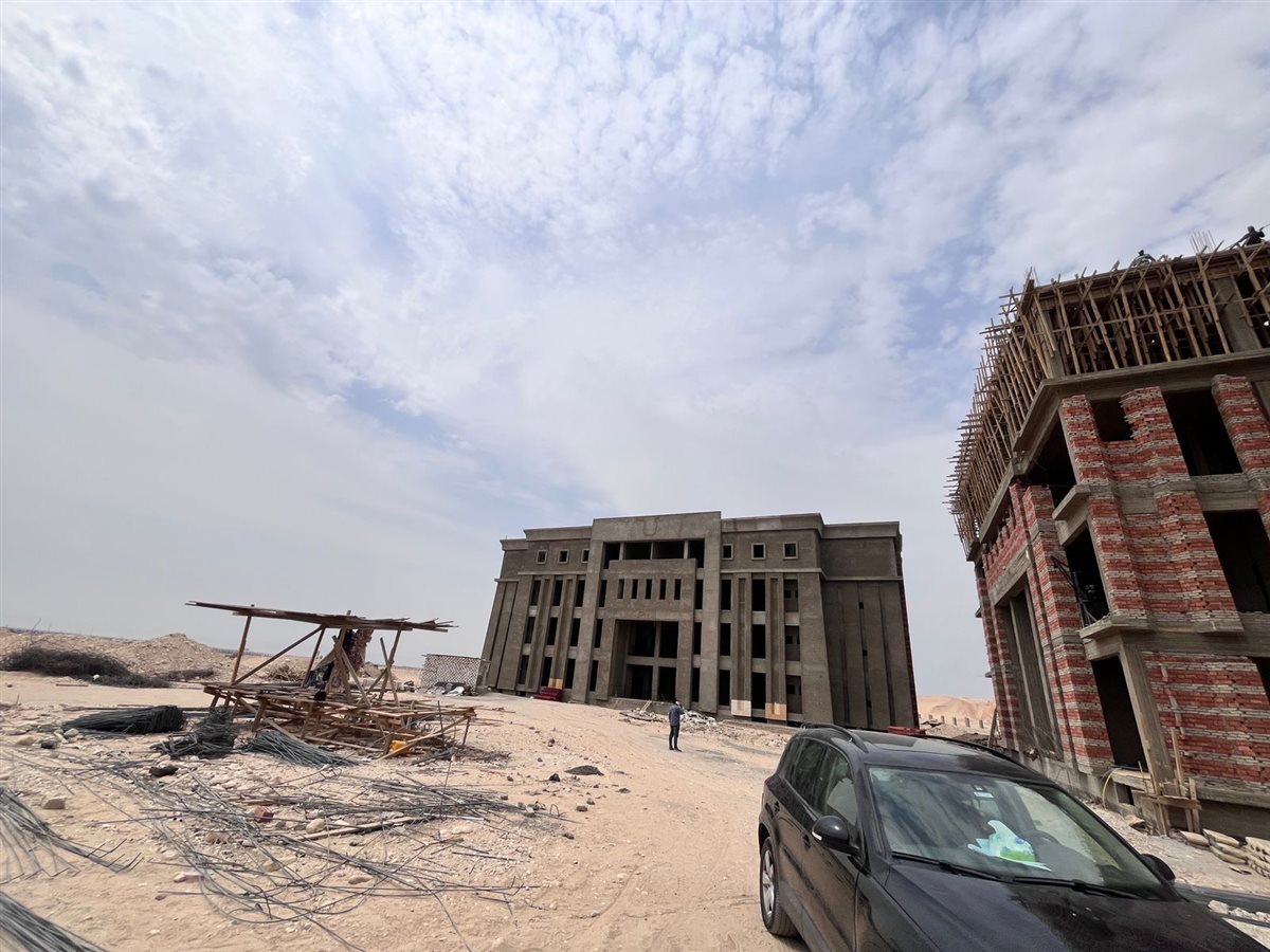 رئيس جامعة الأقصر تتابع الإنشاءات الجامعية بطيبة