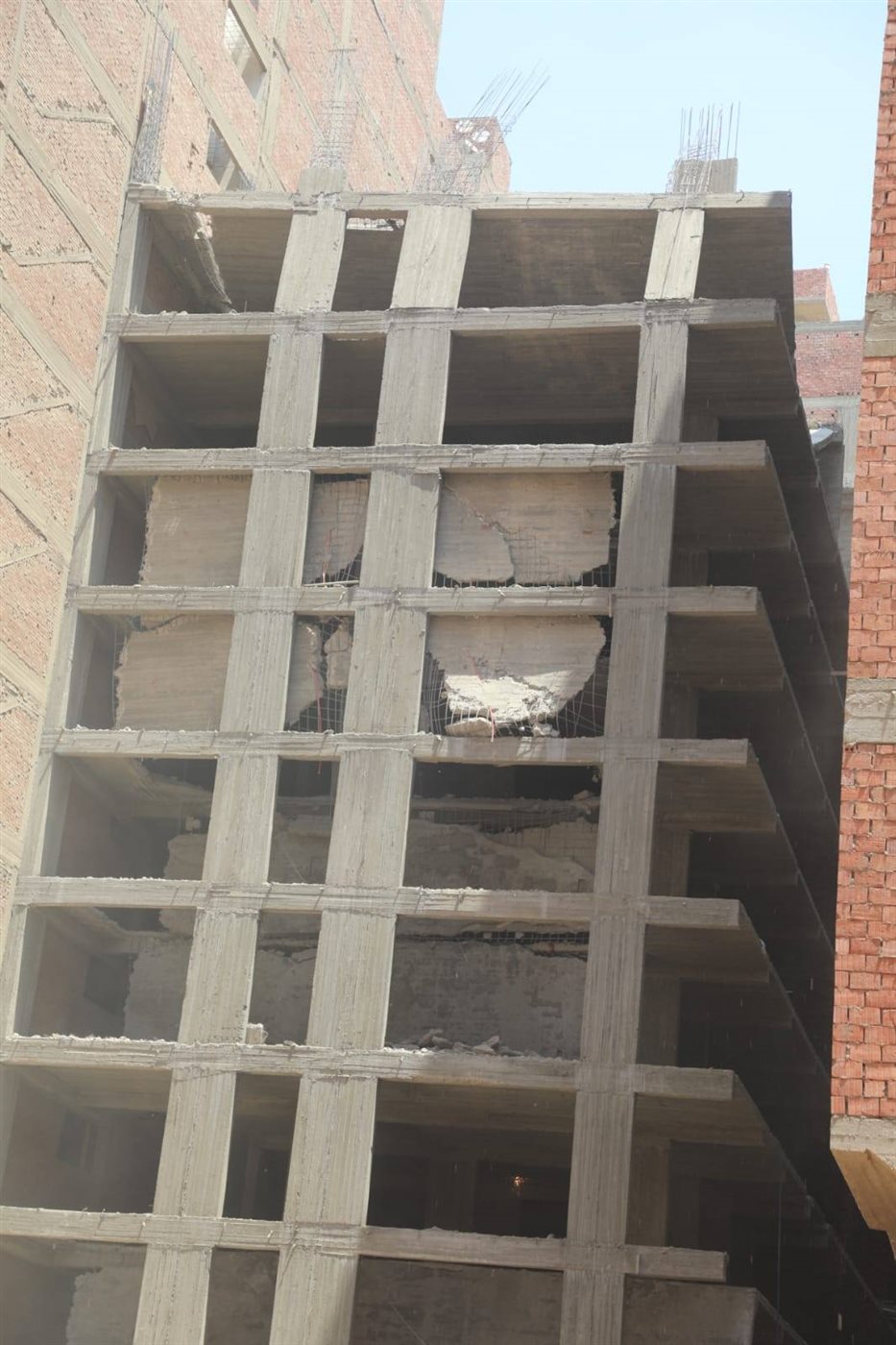 أبراج مخالفة