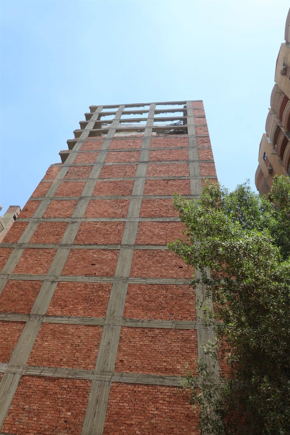 أبراج مخالفة