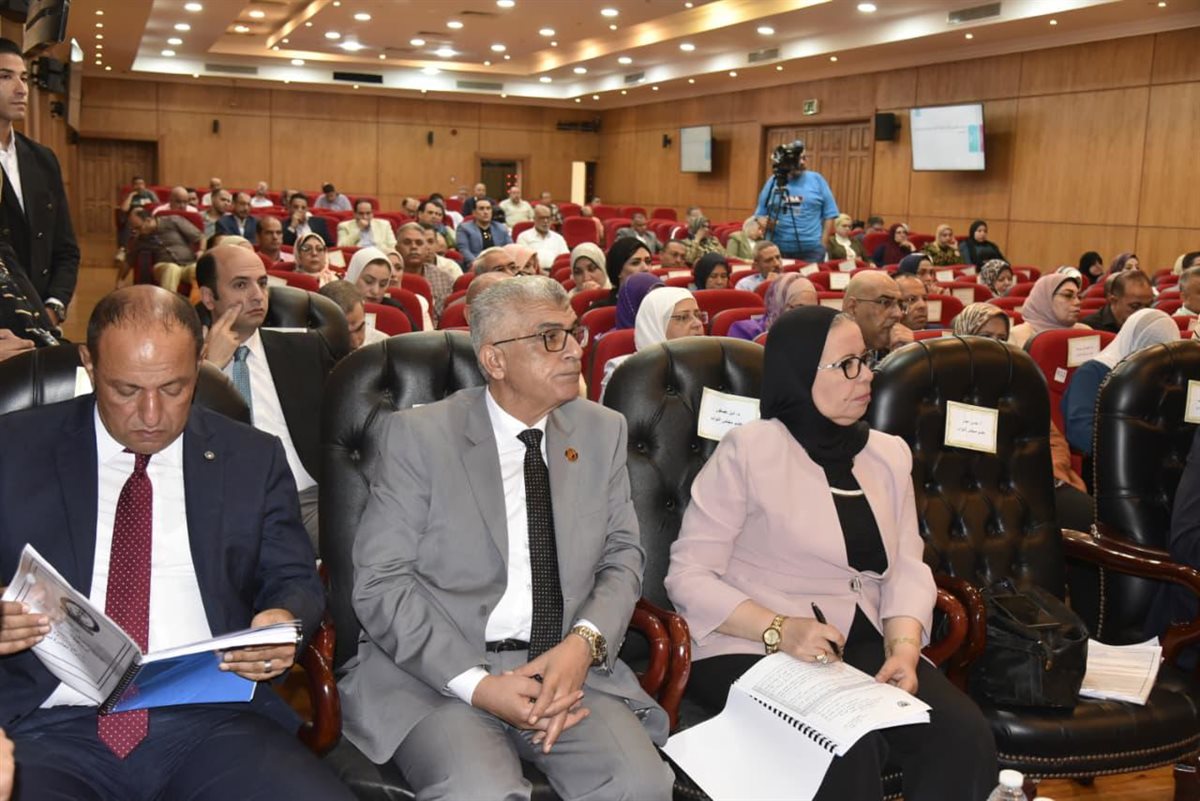 جلسة أعمال المجلس التنفيذي لمحافظة بورسعيد