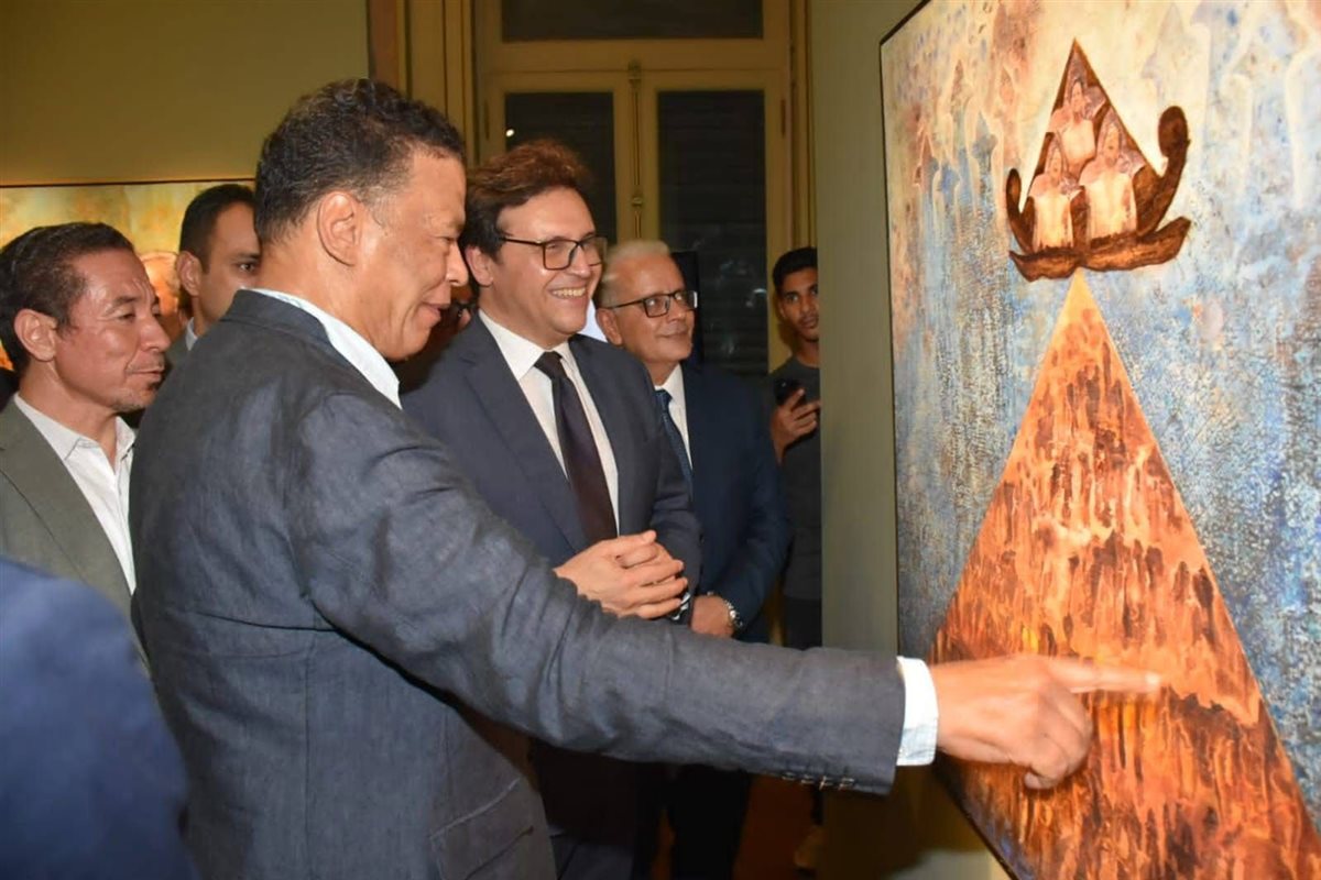 وزير الثقافة يفتتح معرض صوت مصر لأم كلثوم في قصر عائشة فهمي