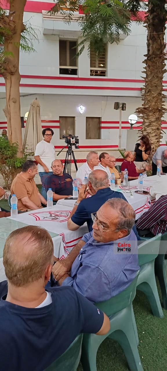 جلسة رموز نادي الزمالك