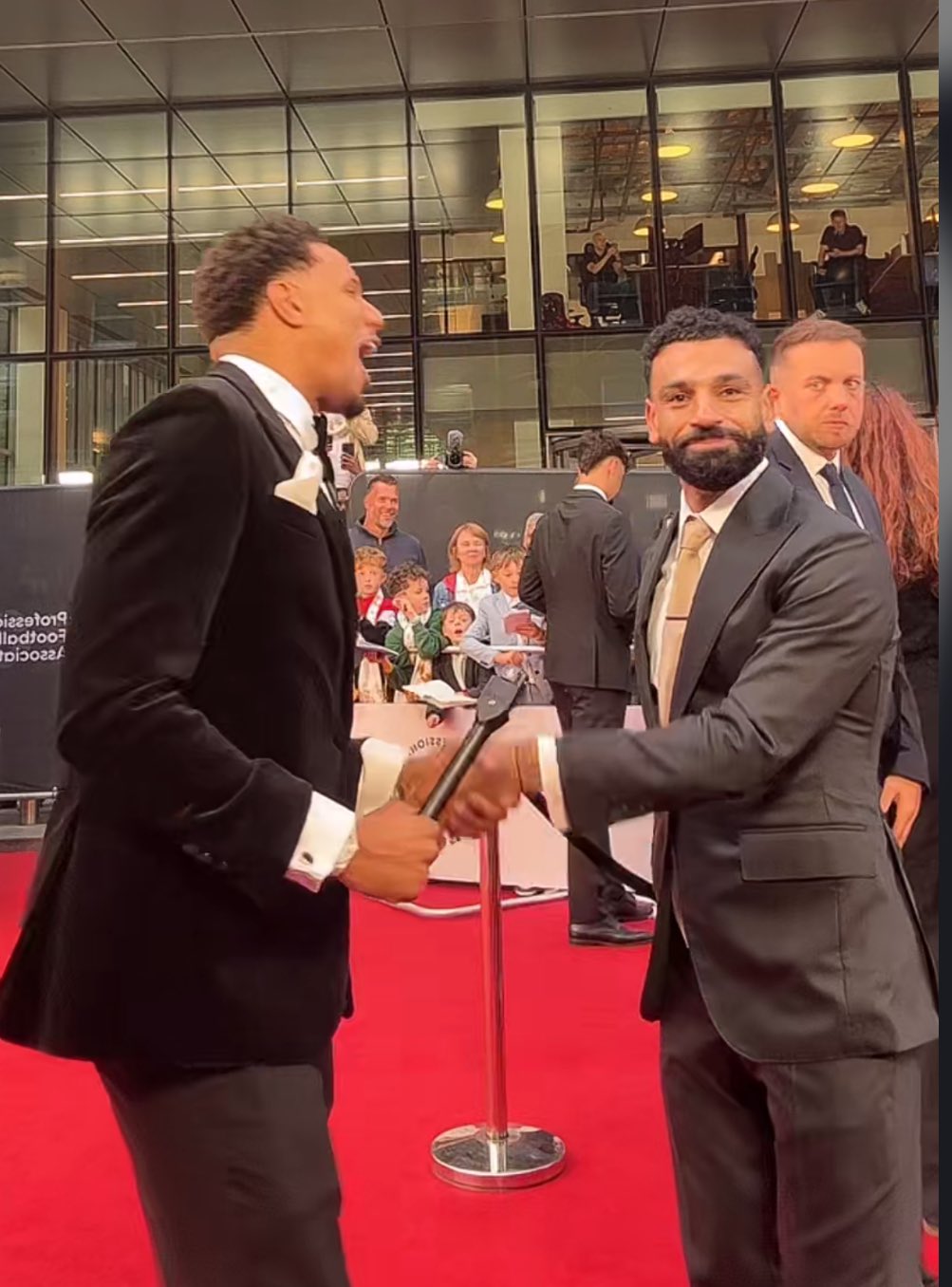 محمد صلاح خلال وصوله حفل توزيع جوائز رابطة اللاعبين المحترفين<br> 