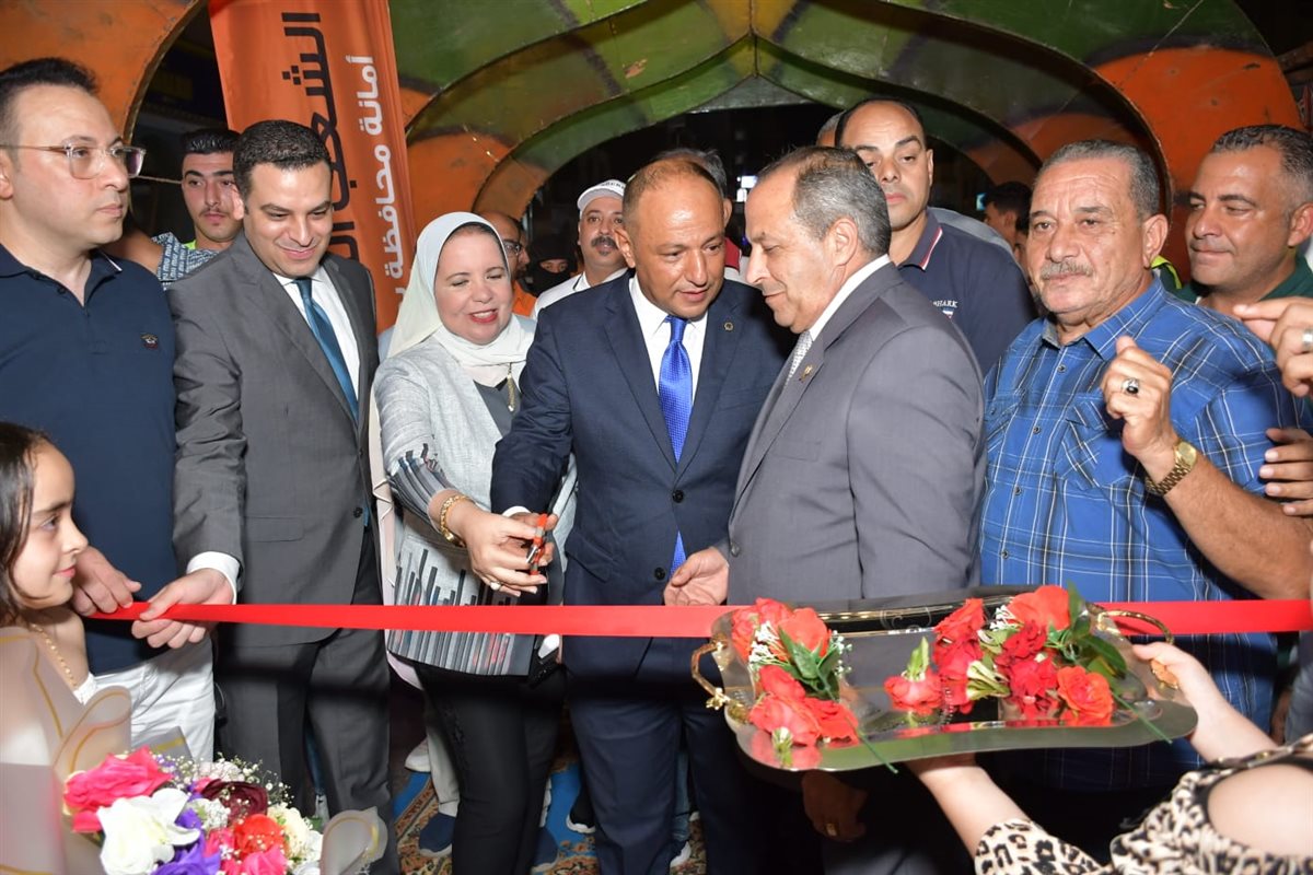 محافظ بورسعيد يفتتح أول معرض للأدوات المدرسية في مصر