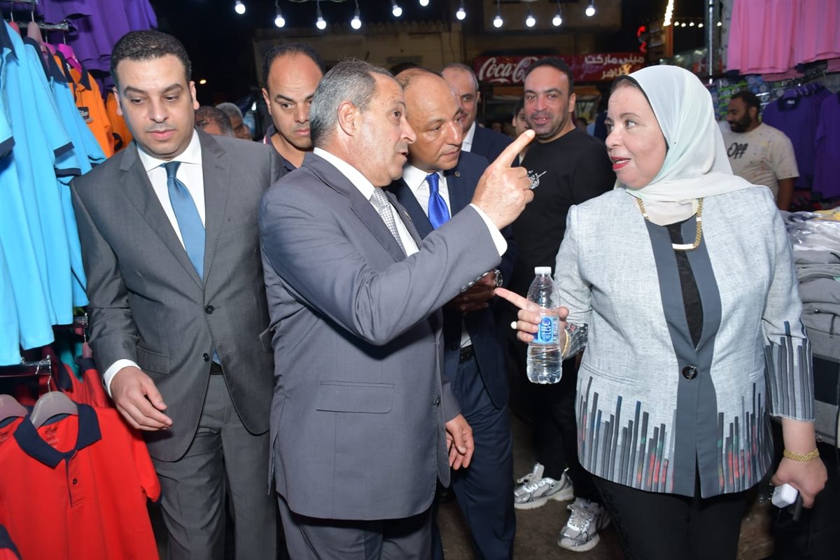 محافظ بورسعيد يفتتح أول معرض للأدوات المدرسية في مصر